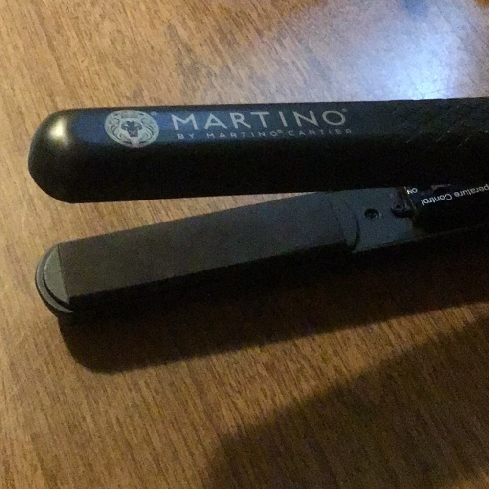 Martino Cartier ceramic hair straightener flat iron - Picture 2 of 7
